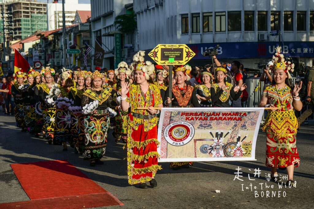 Kayan ladies parading at Niti Daun Dayak along Main Bazaar Road, Kuching